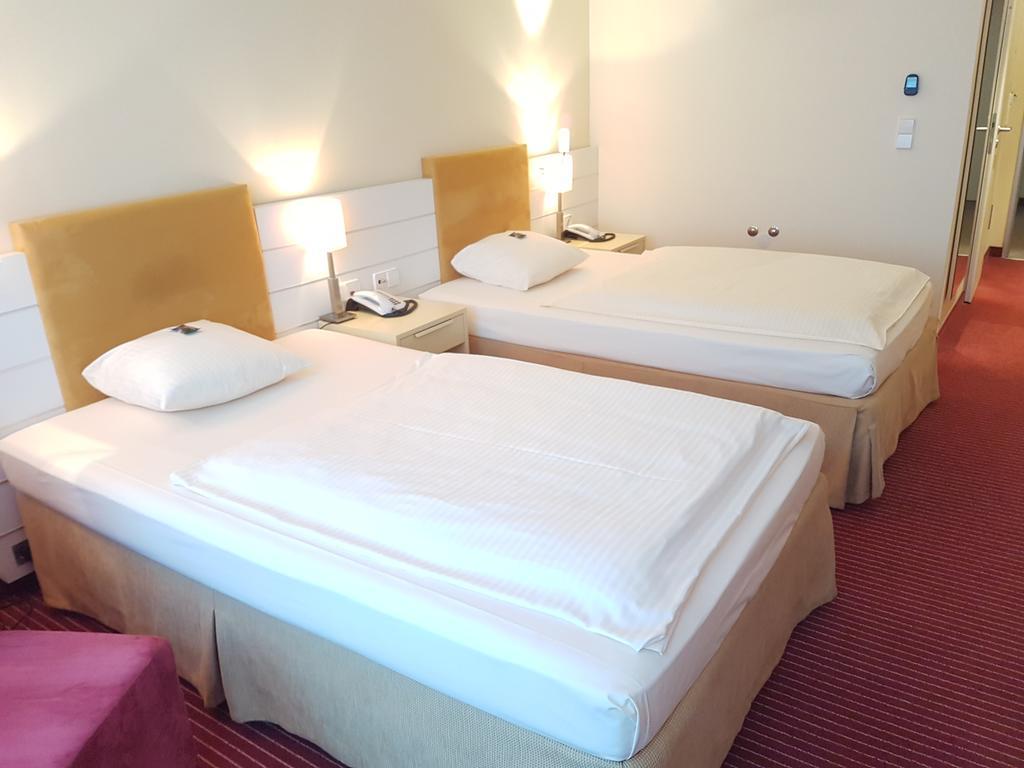 Gastehaus Am Rptc Otel Münih Dış mekan fotoğraf