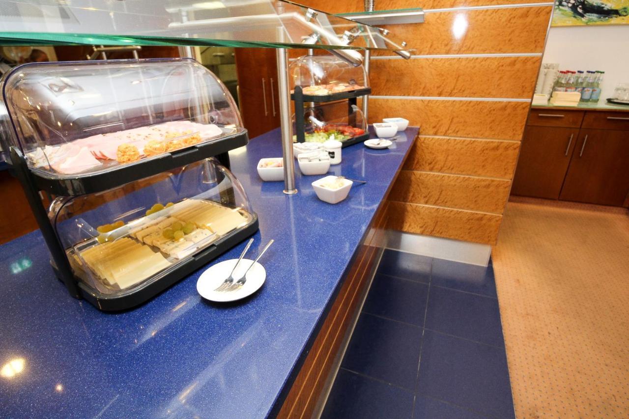 Gastehaus Am Rptc Otel Münih Dış mekan fotoğraf